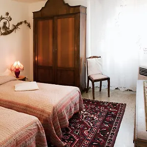 Apartment Ca Lezze Bell'appartamento Nel Cuore Di, Venice