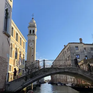 Apartamento True 2 Bedrooms In The Heart Of Castello, Venecia