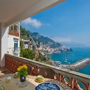  Apartment Belvedere Italy